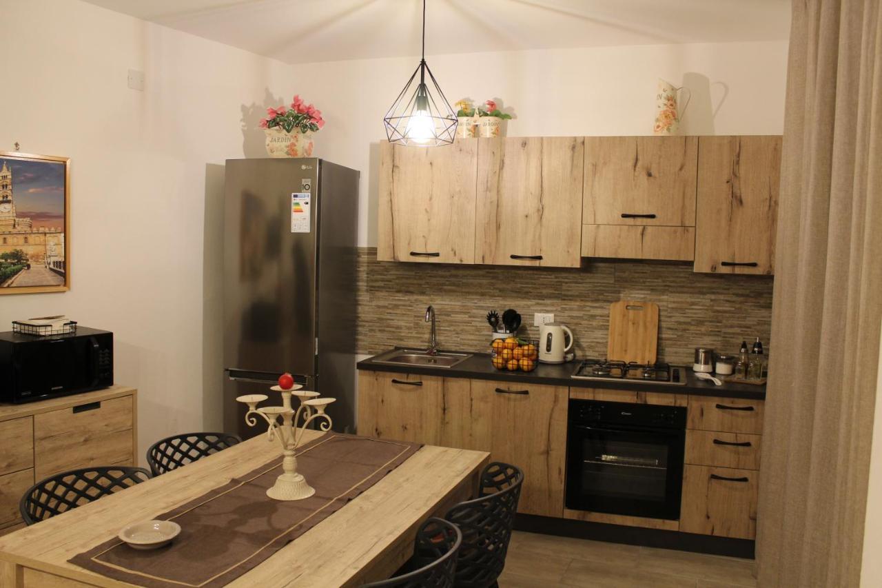 Zisa Home Ai Cantieri Culturali-Facile Posteggio In Strada No Ticket Palermo Luaran gambar